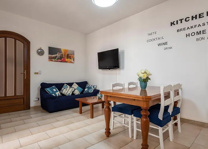 Family House 1.1 شقة